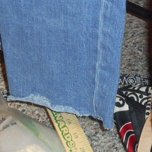 OLD NAVY women's button fly jeans, nice jeans, Tall, sz 8  blue jeans - Picture 10 of 12